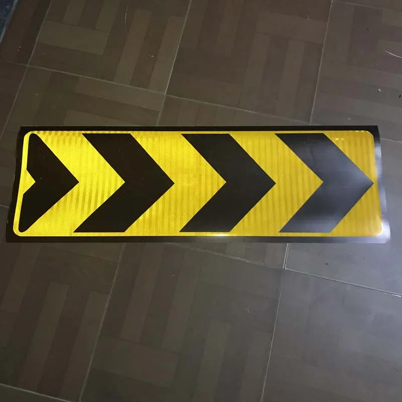 Prismatic Black and Yellow Reflective Arrow Sign for Safety