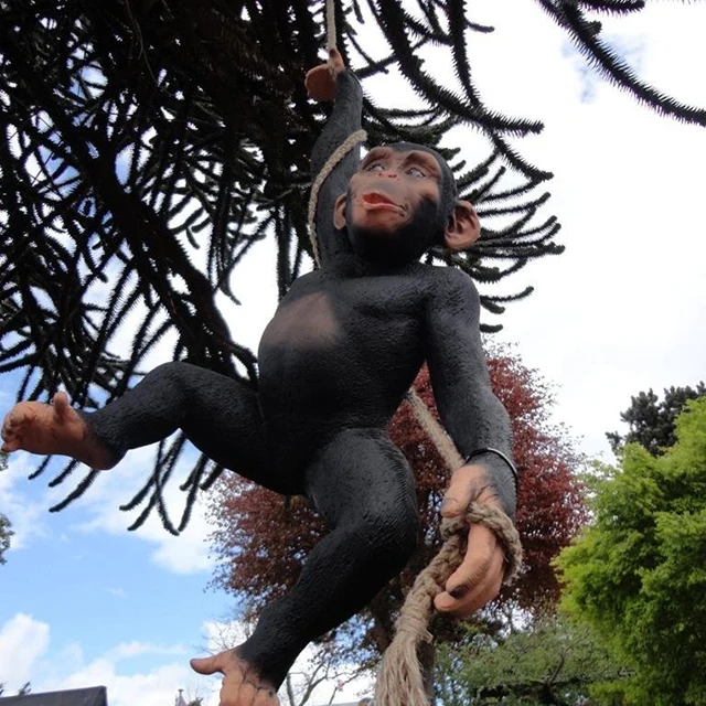 Resin Monkey Hanging Baby Monkey Statue Garden Rockery Animal Ornaments Orangutan Sculpture Decorations Home Decoration Europe