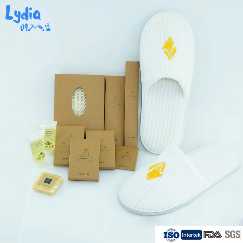 Одноразовые принадлежности для ванной комнаты в коробке из крафт-бумаги
