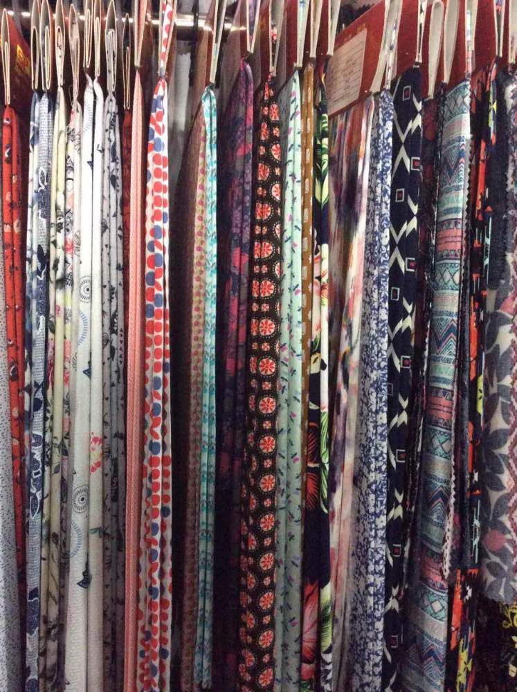 
100%Rayon/Viscose Printed Fabric 30*68 Woven Crepe Fabric Stock Fabric 