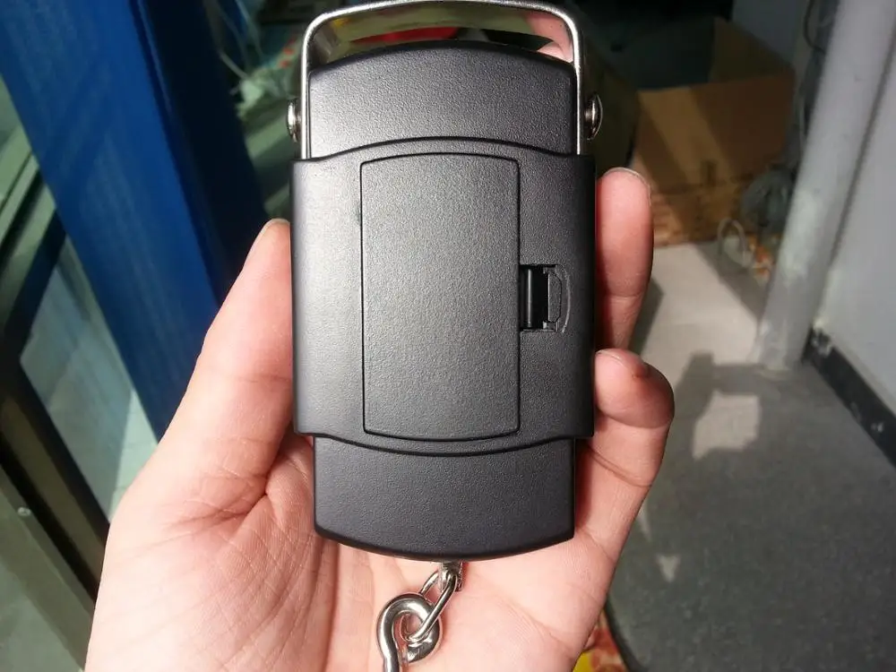 
50kg 10 g portable hang luggage scale 