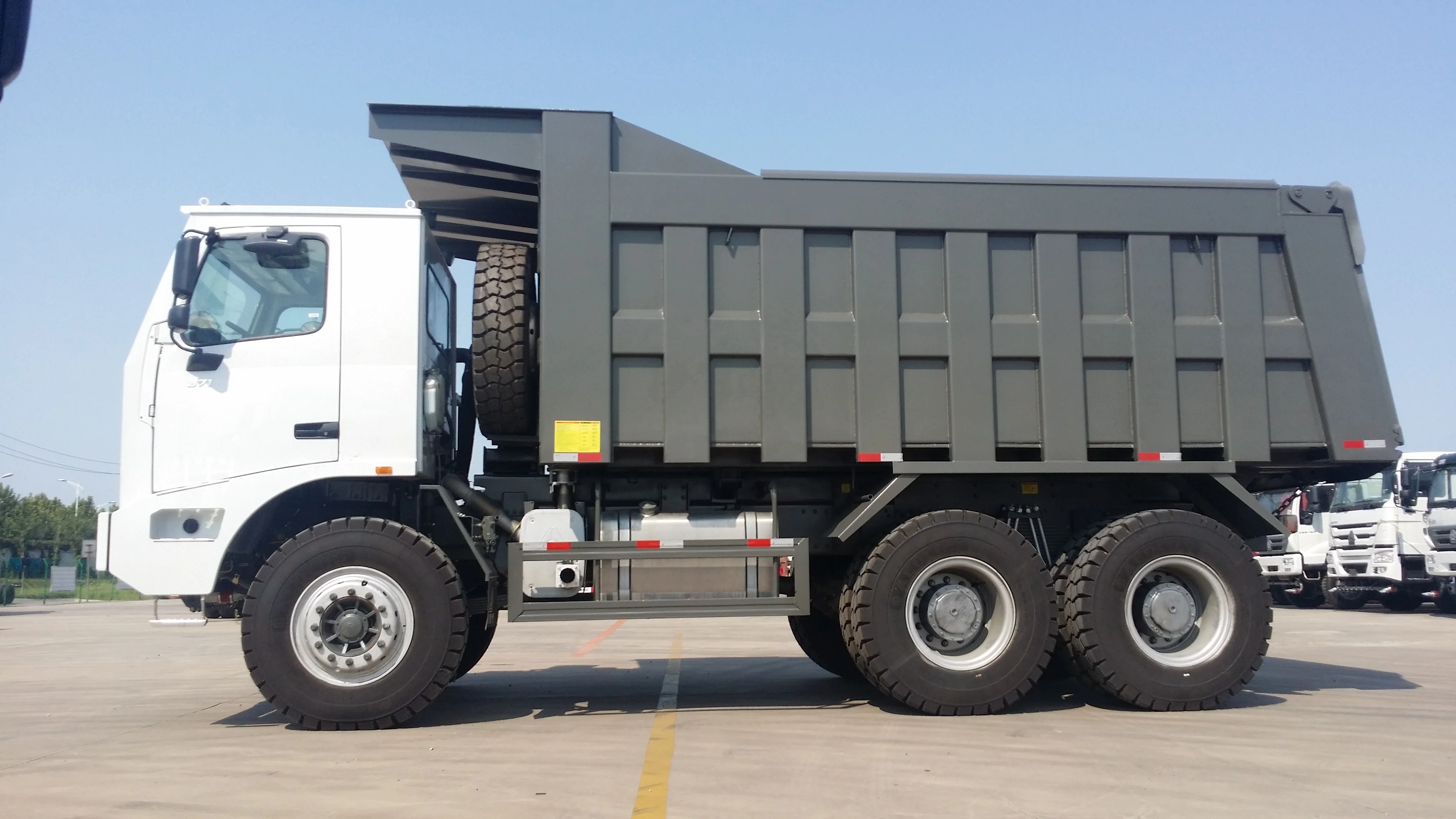 HOWO mining dump truck for sale 70 ton dump truck