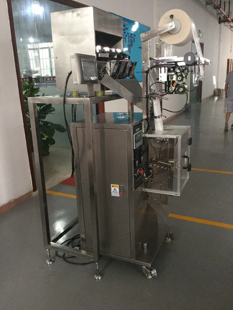 Auto Weighing Scale Small Potato Chips Gummy Bear Packing Machine Automatic Pouch Vertical Candy Popcorn Packaging Machine Price