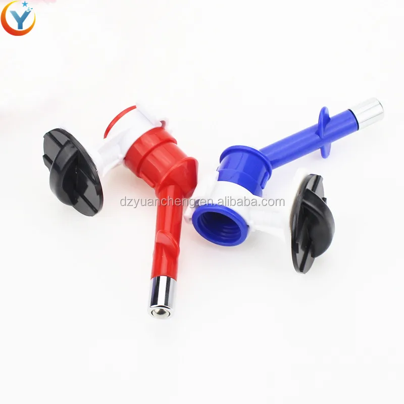 Hot Sale Dog Water Dispenser Hanging Bottle Feeder Pet Water Drinking Head