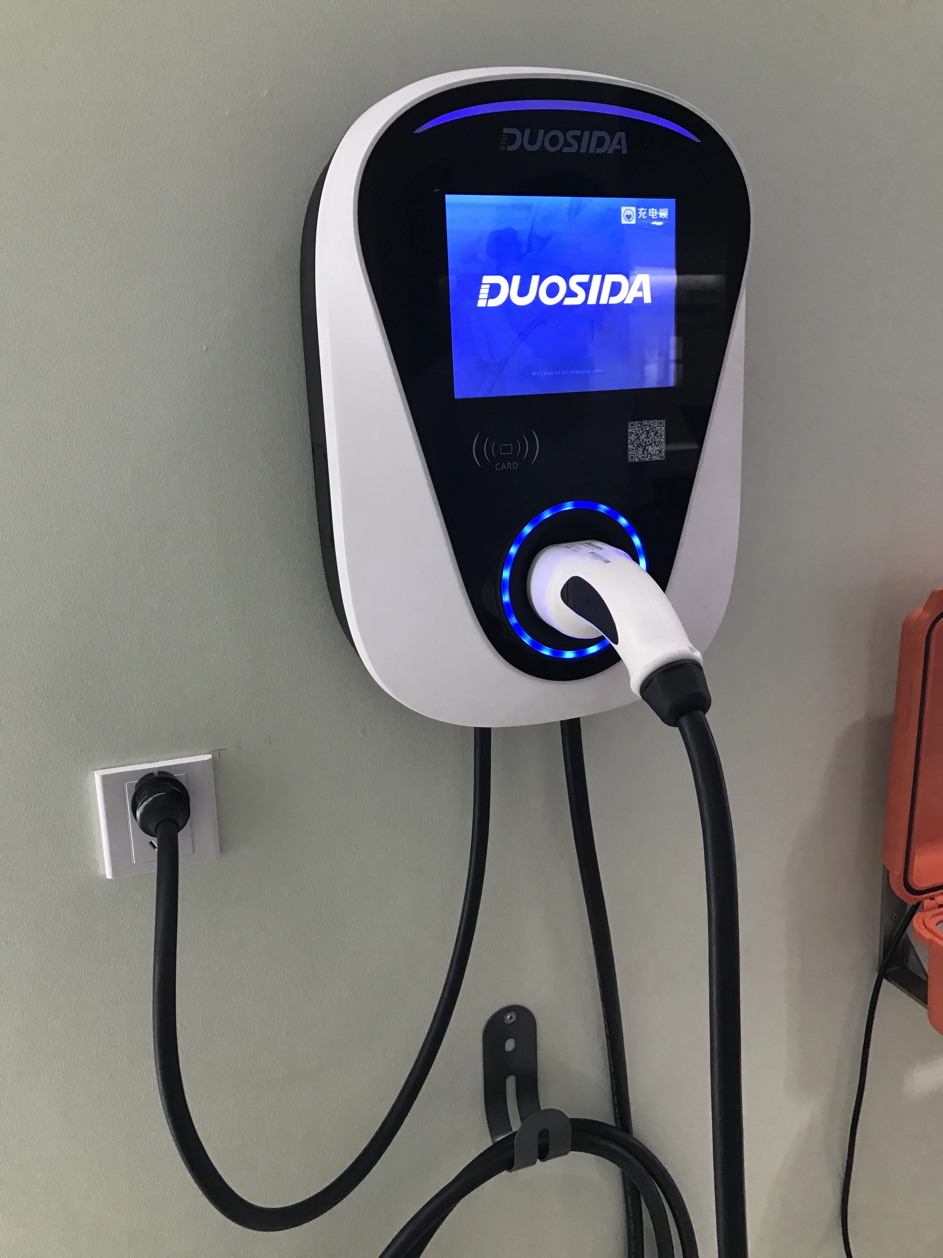 7.4KW 32A single phase EV wallbox Sation 2080-SES-32-ORW-5C