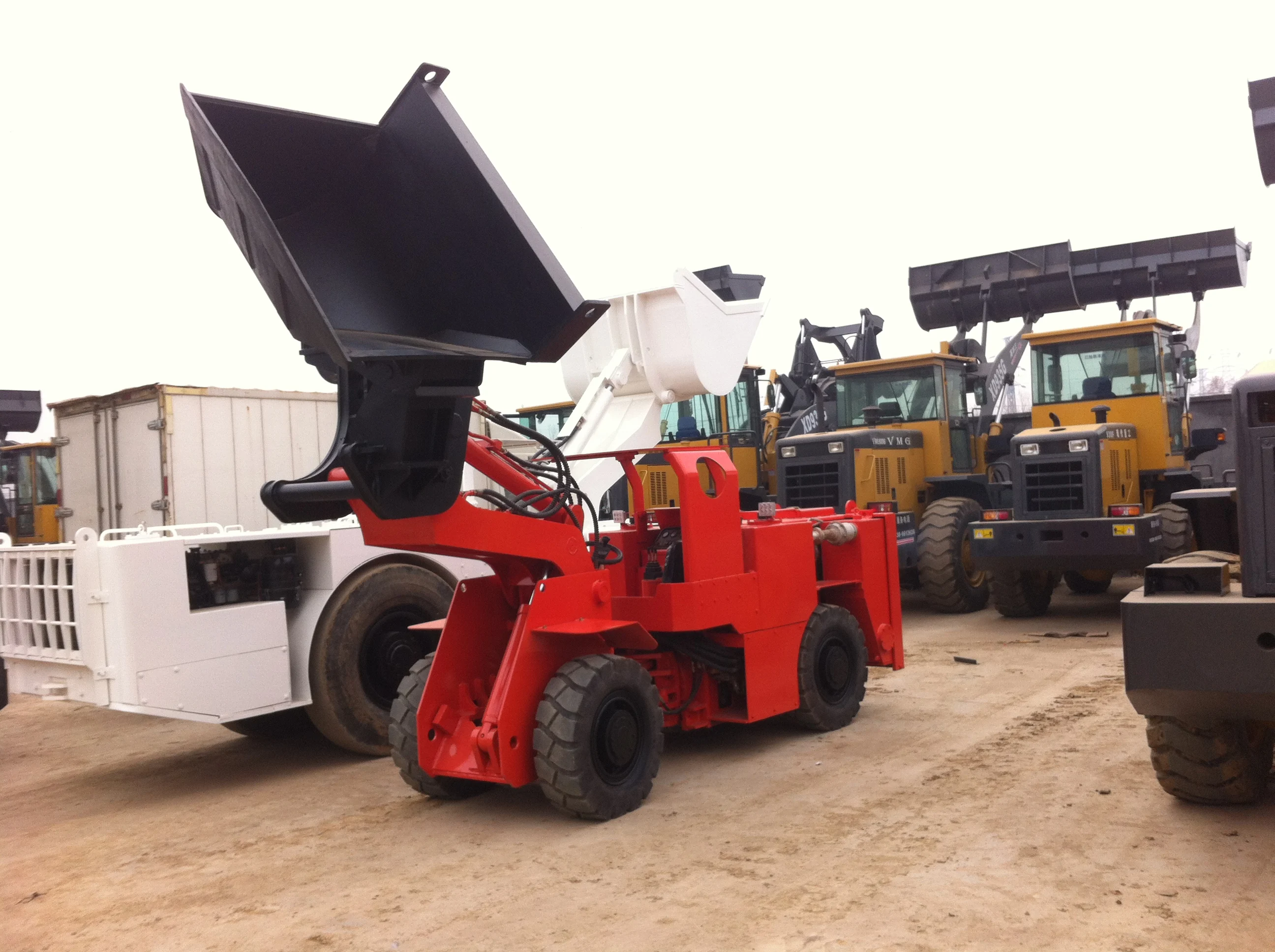 Side Unloading China XDCY-06 Underground Loader / Scooptram / LHD with good Service