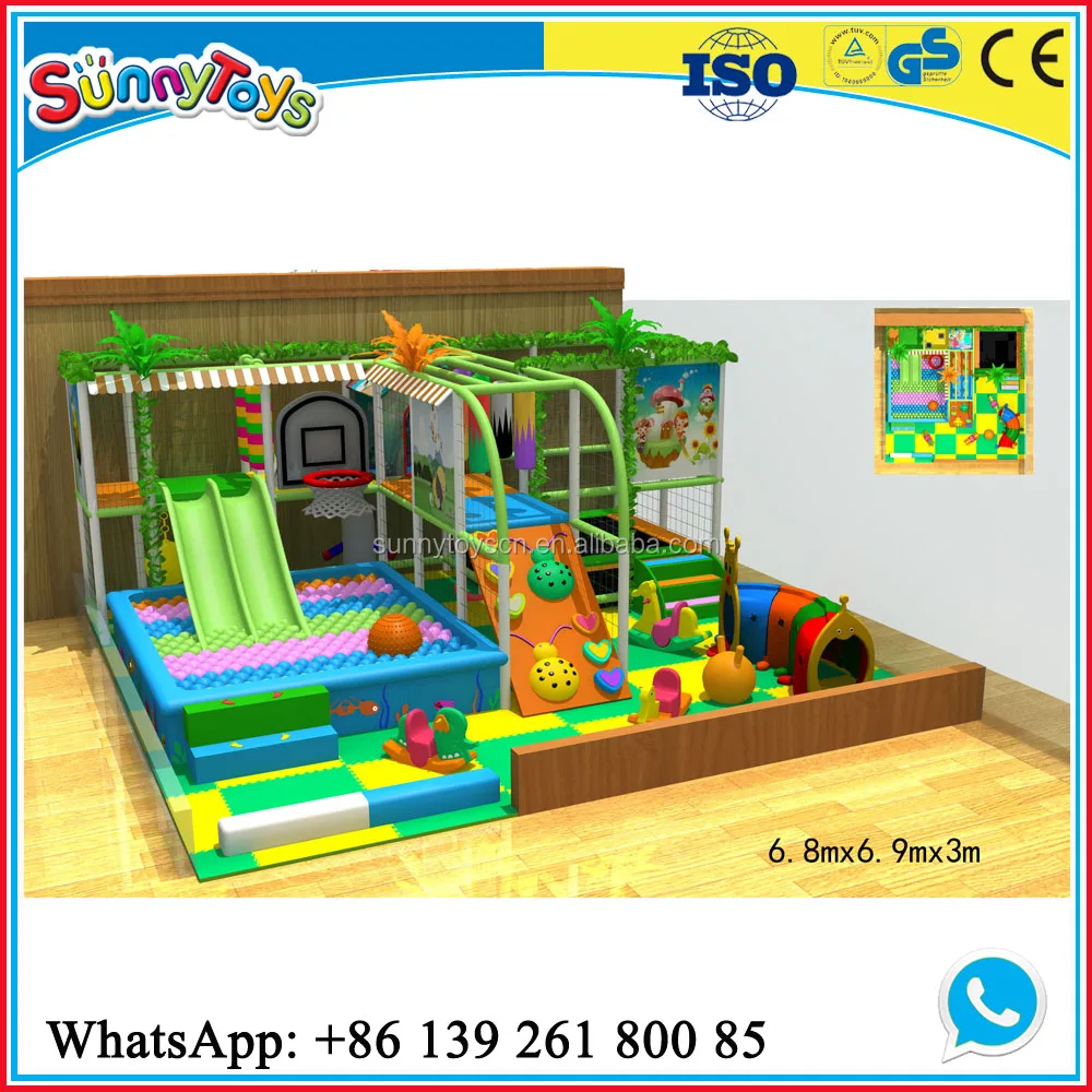 Небольшая крытая игровая площадка play yard для