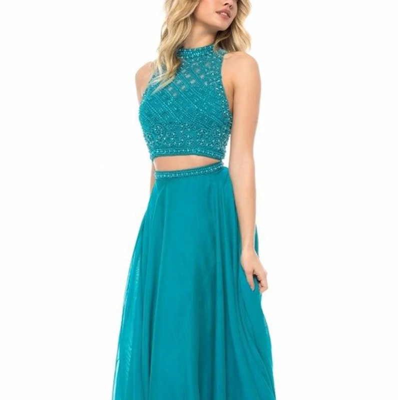 Украшенный бисером лиф с вырезом на спине и шифоновой юбкой длинное платье