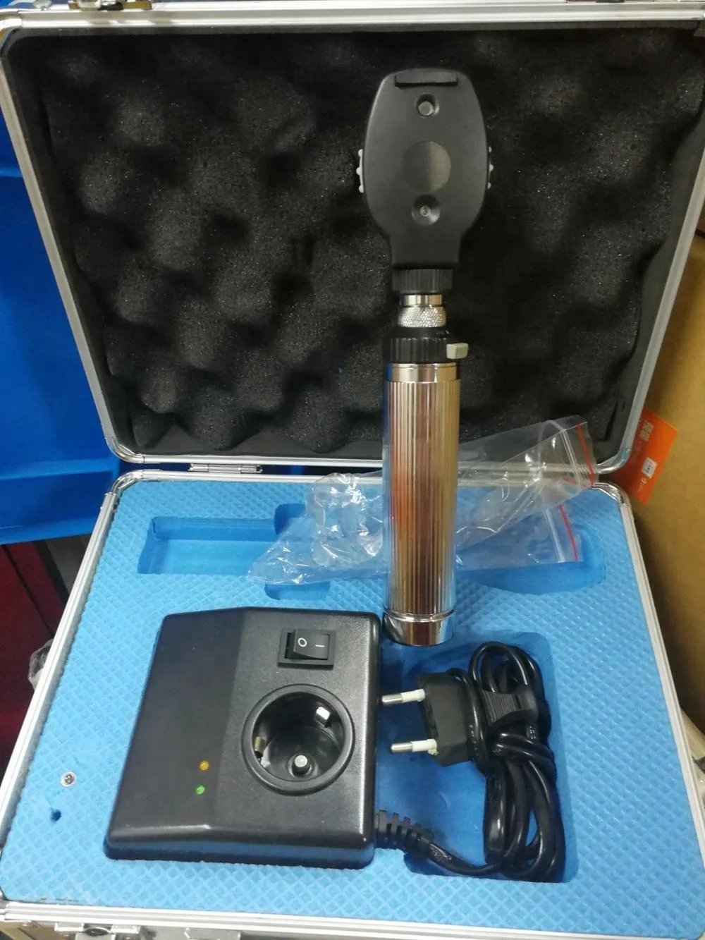  Офтальмологический умный портативный Перезаряжаемый прямой офтальмоскоп YZ11D