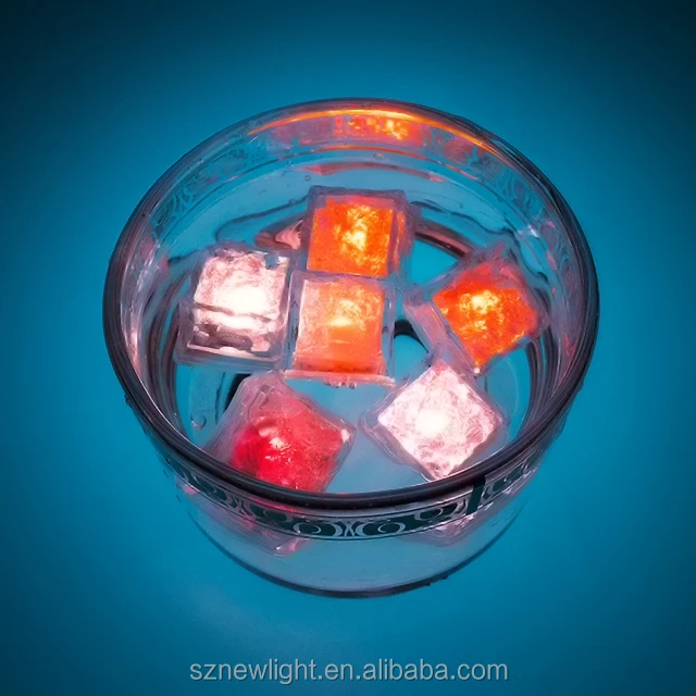 Пластиковые кубики льда, мигающие светодиодные кубики льда для напитков