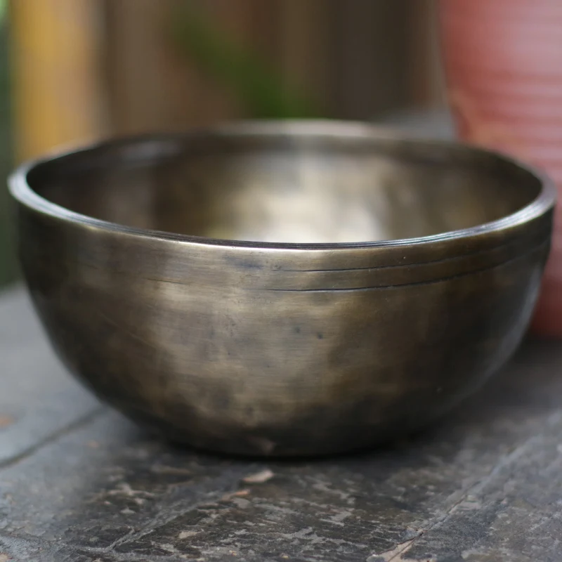 Thick tibetan singing bowls for Yoga meditation and music healing