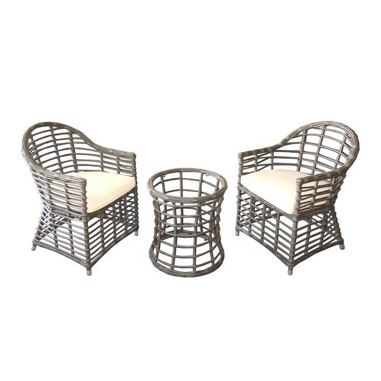 Yinzhou Living Plastic Woven Weaving Outdoor Ratan Furniture Patio Table And Chairs Rattan Furniture Garden