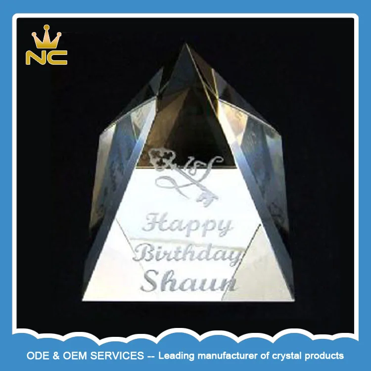 Personalized 3D Laser Optical Crystal Pyramid For Glass Prism Paperweight Decorations