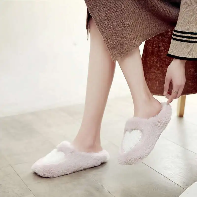 
Comfort Plush Slippers Closed Toe Indoor Shoes With Non-Slip Sole 