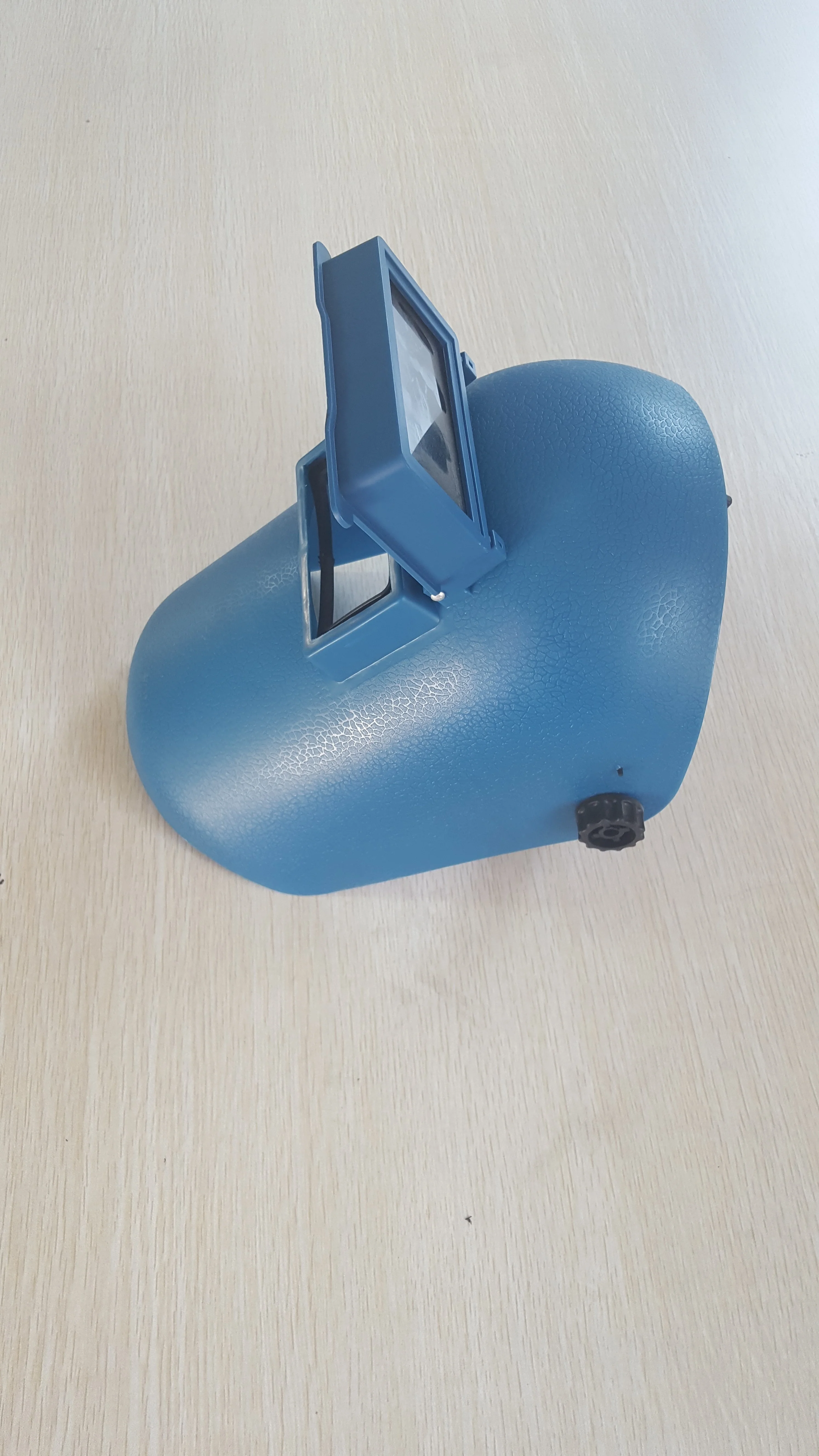 
Easy to use focus welding helmet New M001 