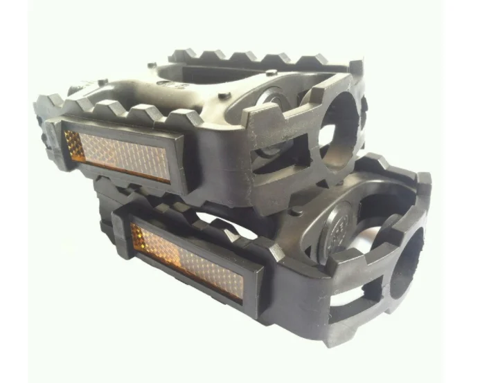 Пластиковые педали для велосипеда. Горный велосипед pdals. Педали для горного велосипеда