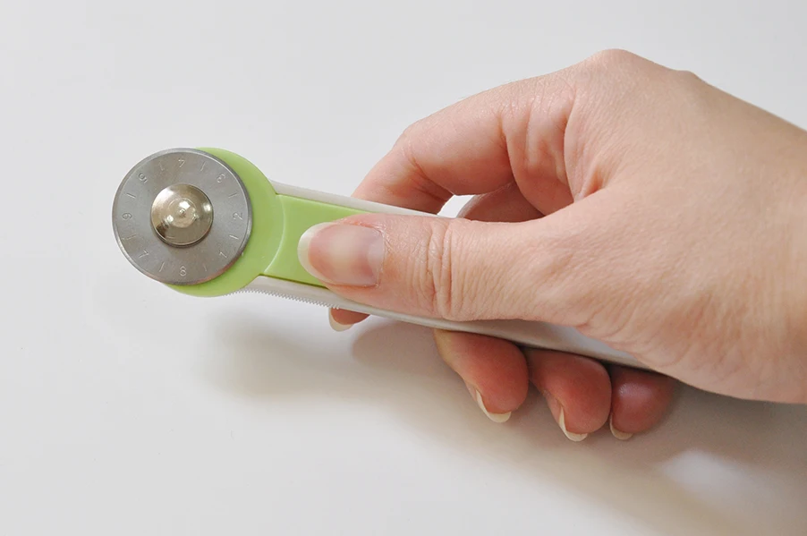 28mm Straight Automatic Paper Straight Handle Rotary Cutter for Art