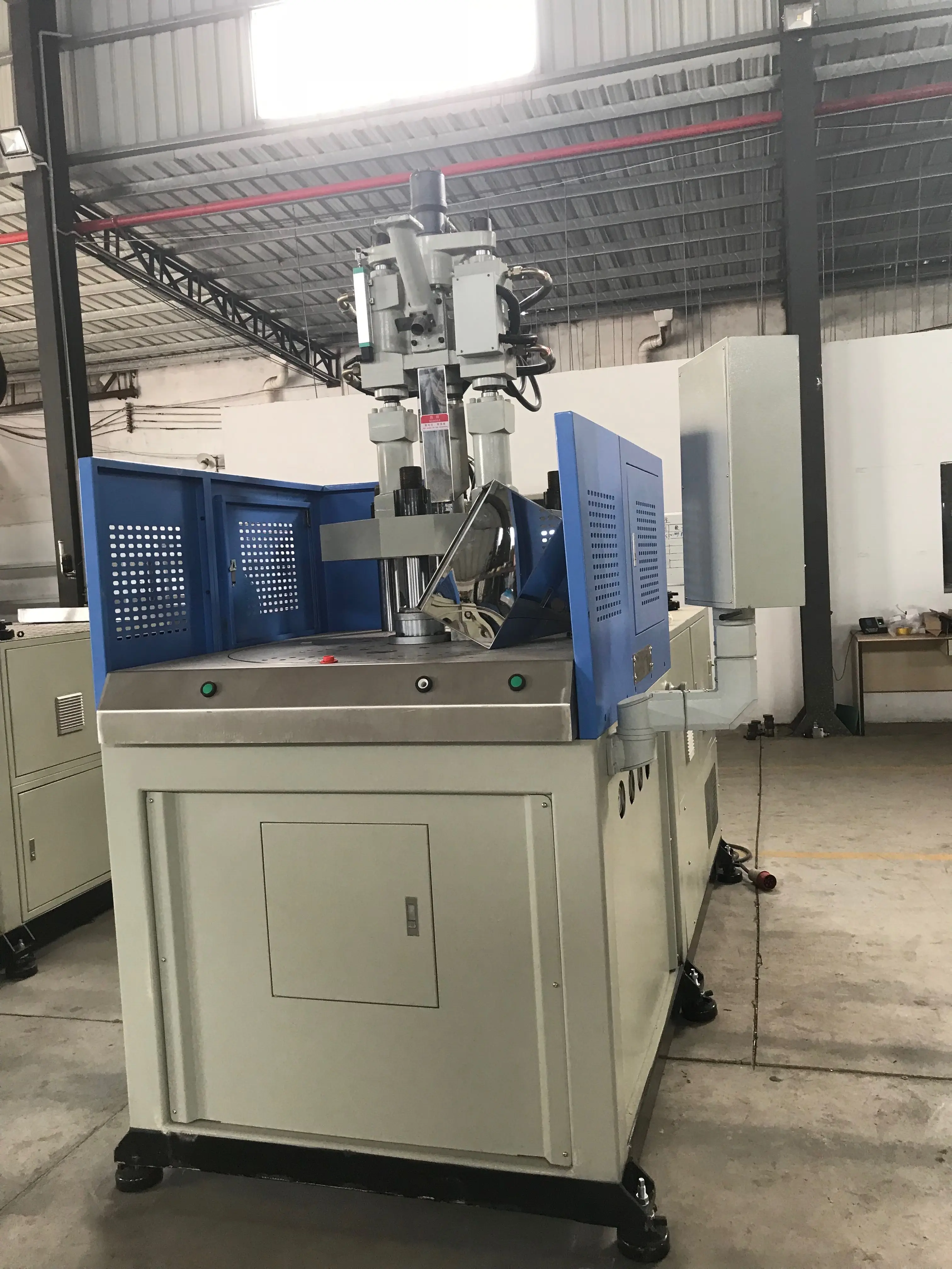 
85 ton Rotary Table Vertical Plastic Injection Molding Machine 