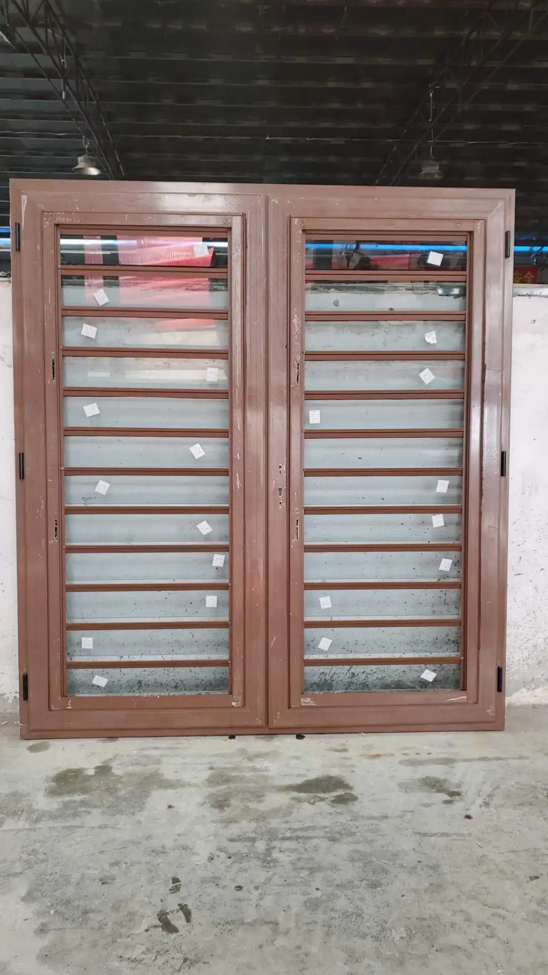 Aluminium jalousie window glass price with tempered grey glass and mosquoto net to Sint Maarten