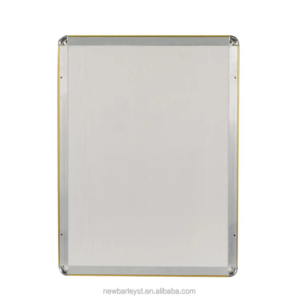 Золотая рамка-постер размером A4 с рамкой 25 мм с уголками или круглыми углами