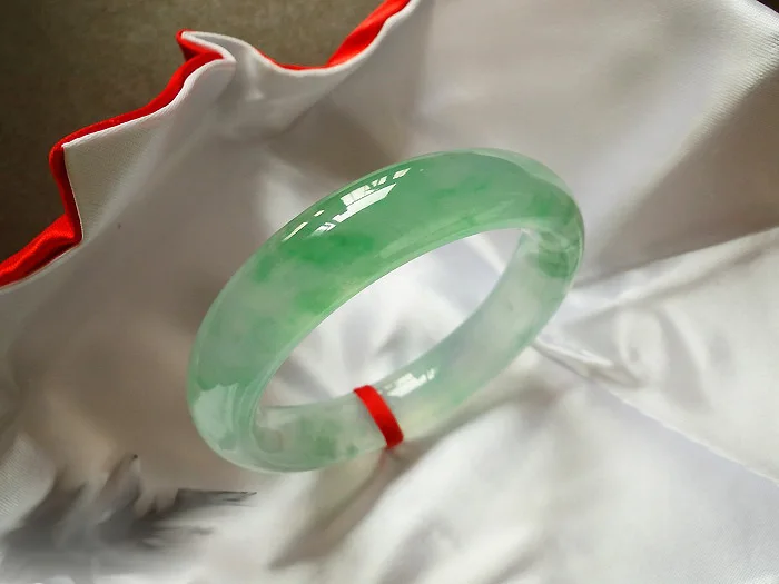 YQ11 popular Chinese jade bangle bracelet for women