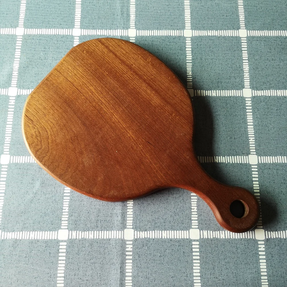 Деревянная разделочная доска с логотипом под заказ Сервировочная из Сапеле 3 сетками и