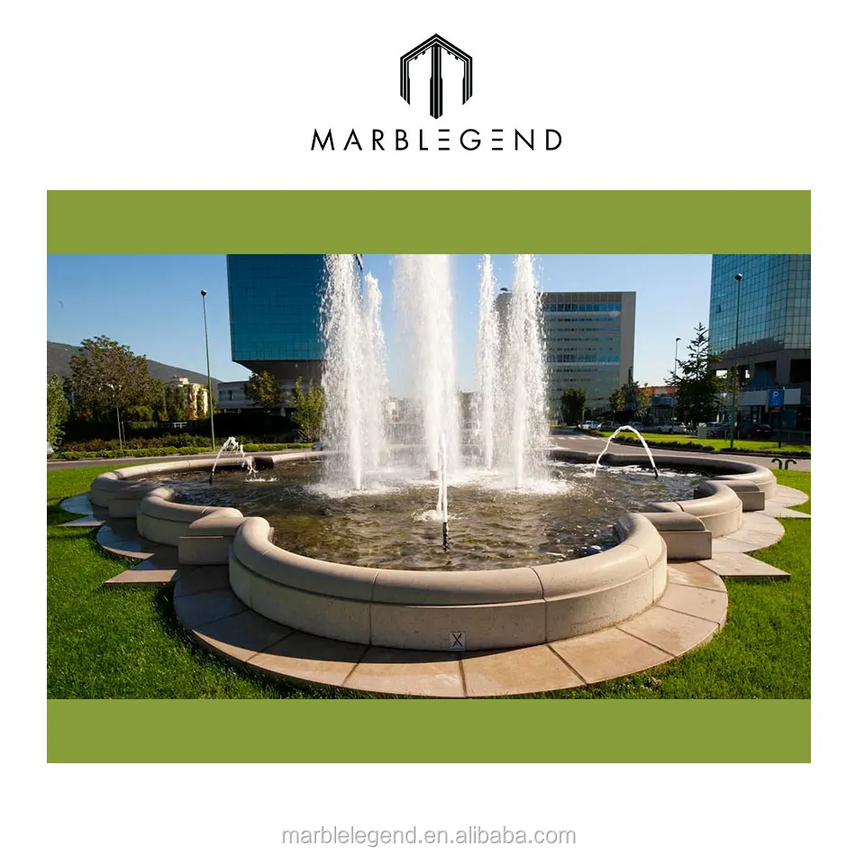 Уличный каменный мраморный фонтан