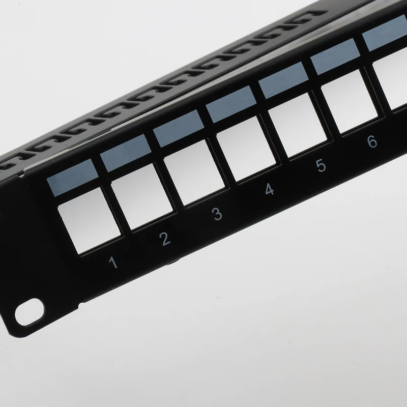 OEM 24 Competitive Price Cat 6 Enclosed Patch Panel from Yueqing