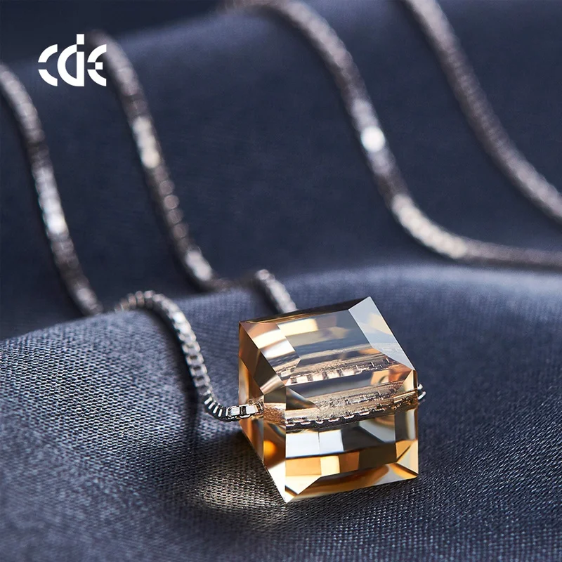 Fashion Women Cube Necklace Custom Crystal Silver Fashion Jewelry