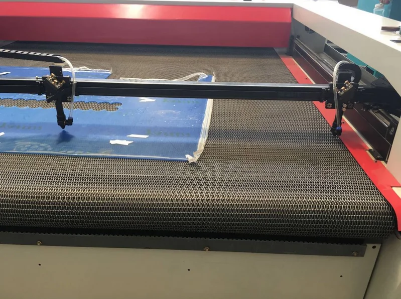 Auto feeding ccd camera 80w chinese textile fabric laser cutter