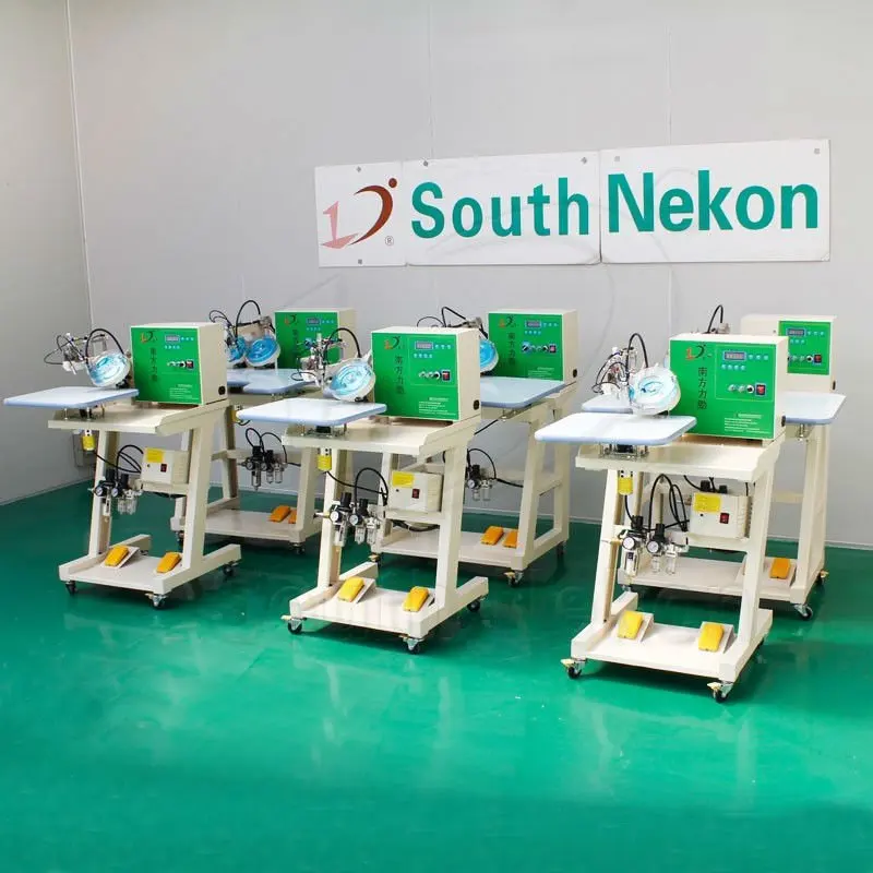 Ultrasonic rhinestone fixing machine