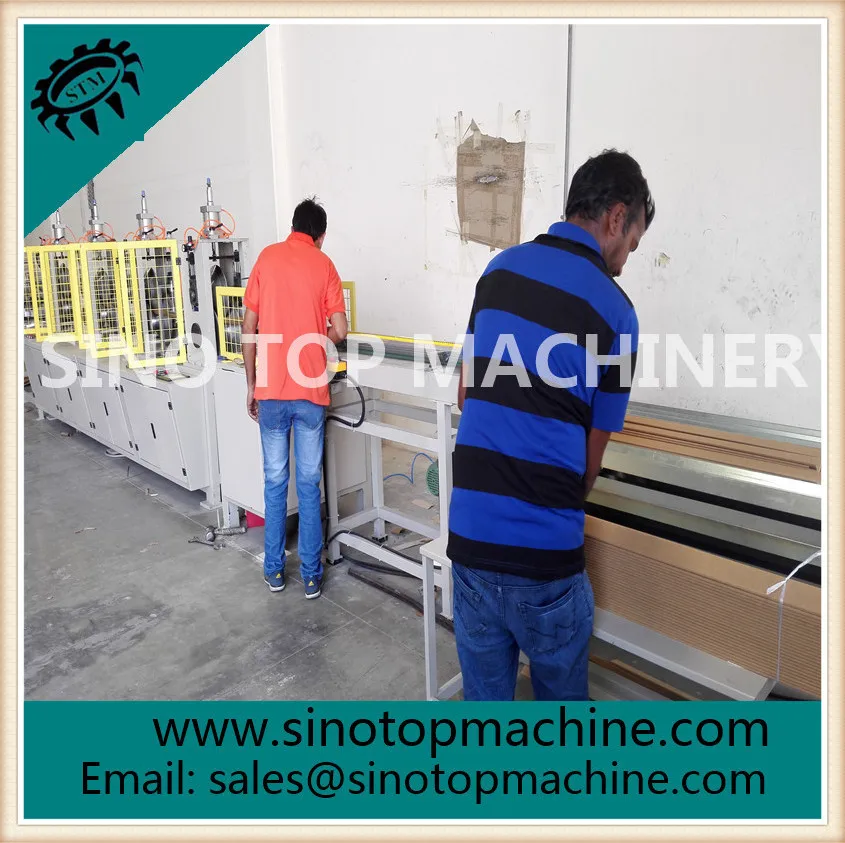 Backcorner for pallets and cartons making machine