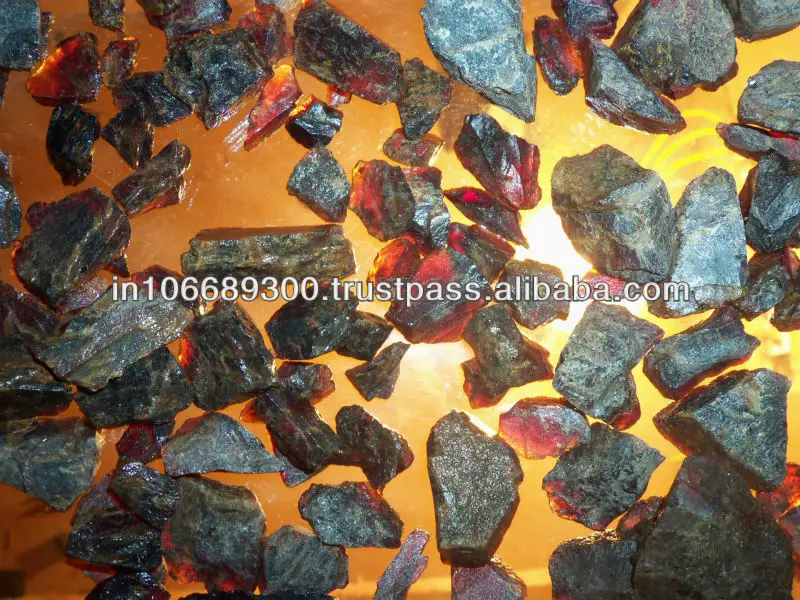RED GARNET ROUGH