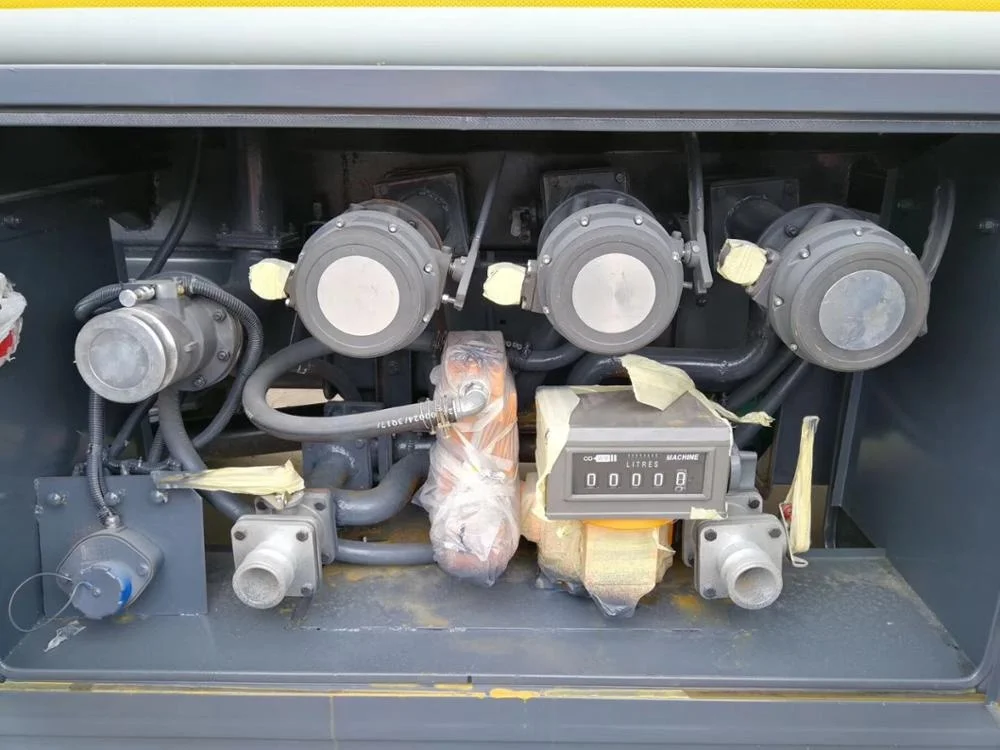 Shacman 4x2 fuel tank truck with dispenser/15000liters fuel tanker truck capacity