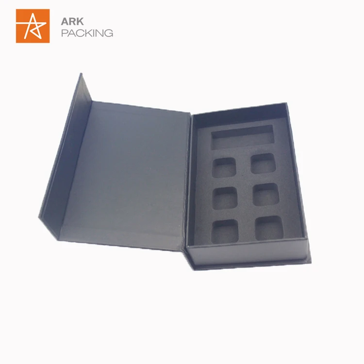 Eco-friendly Magnetic Closure Paper Packaging Box Rigid Material  With Custom Insert