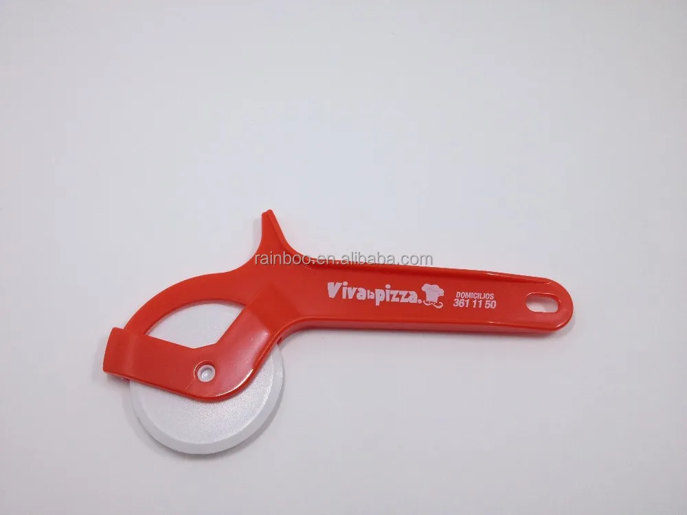 Promotional cheap logo printed disposable plastic blade pizza cutter with handle
