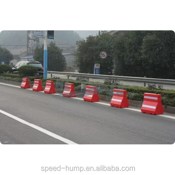 High Light Pe Small Water Filled Plastic Concrete Safety Road Block Barrier