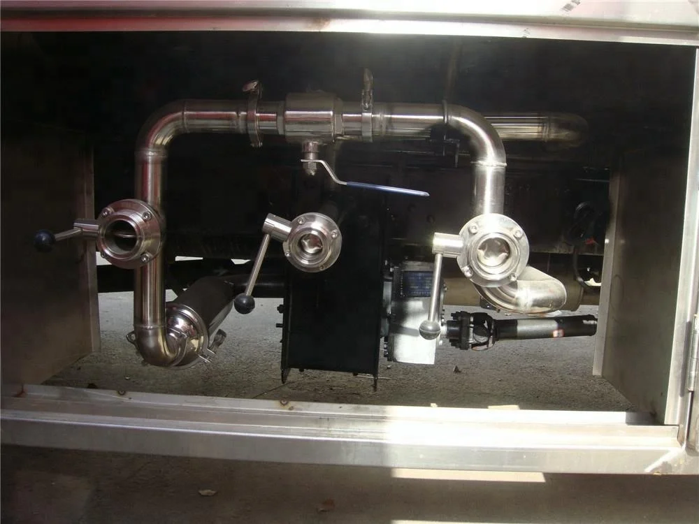 RHD 4x2 дизельный 3000 литровый 5000 8000 Маленький грузовик-цистерна howo для доставки свежего