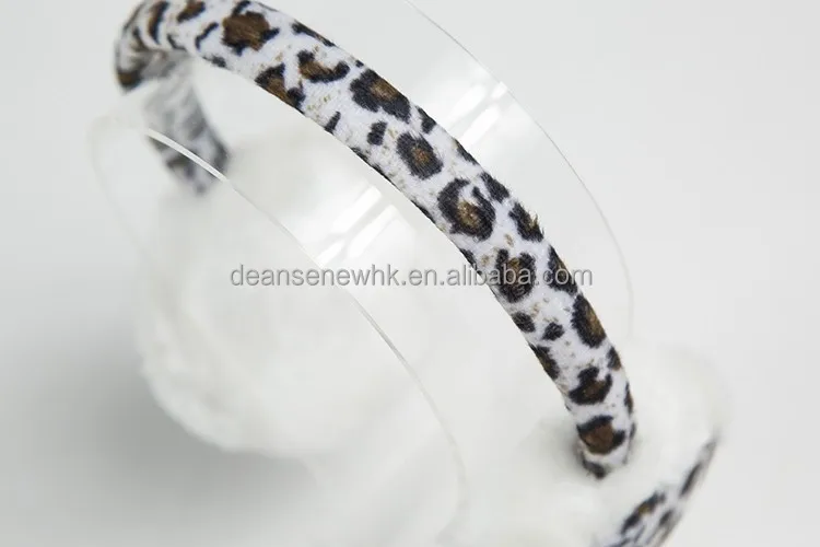2024 Custom 100% Acrylic Leopard Pattern Fall Winter Warm Men Women Teen Multi Color Knit Earmuff With Music Speaker Headphone