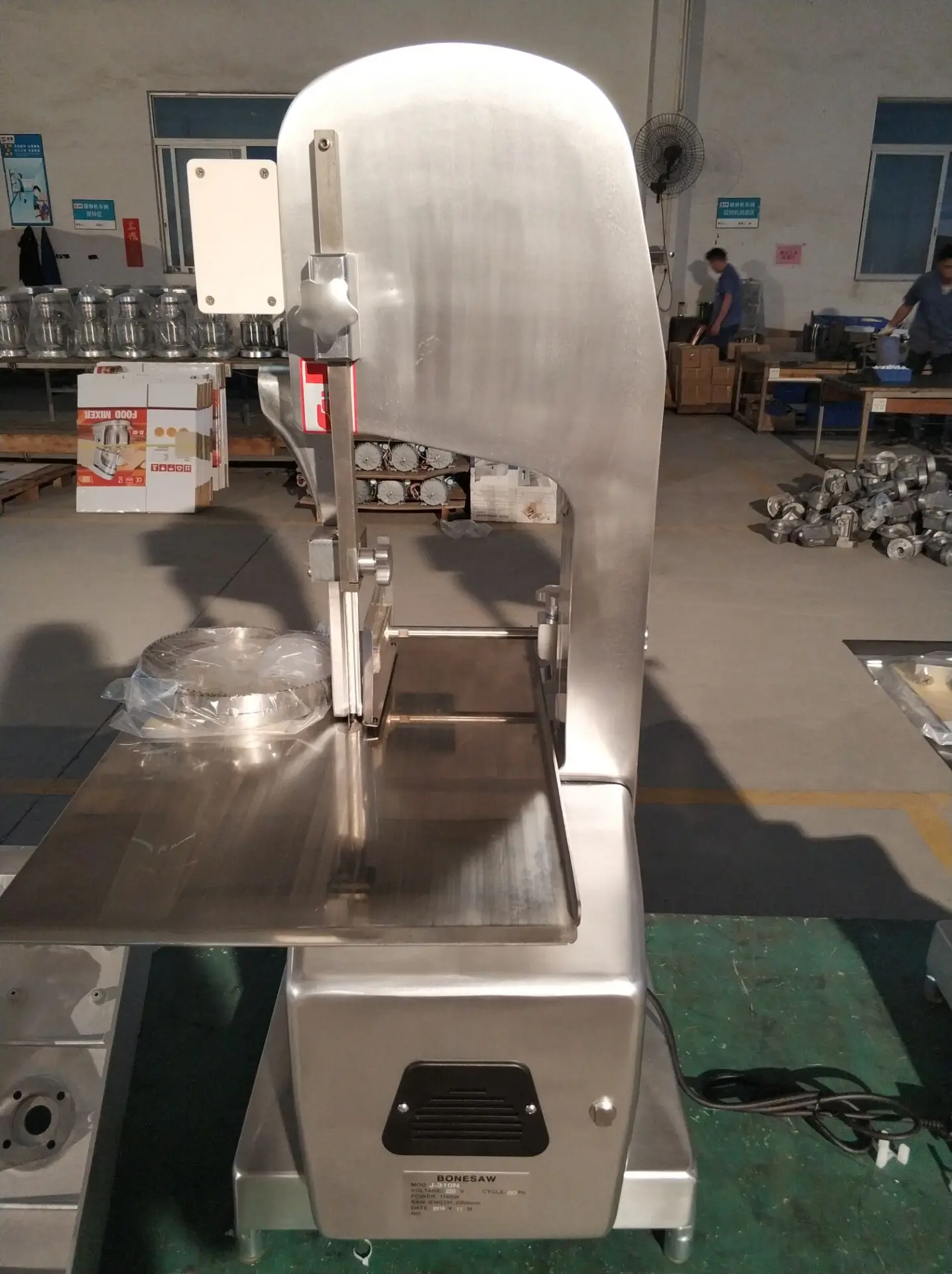 Factory stainless bone saw frozen meat cutting machine