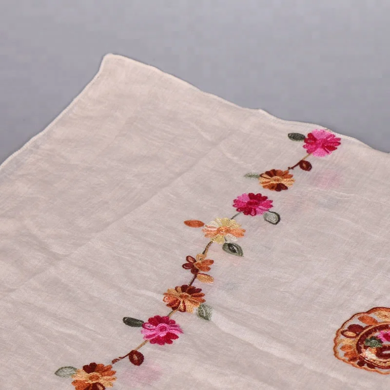 
2020 Newest High Quality Long Shawls Flower Print Women Plain Cotton Embroidered Custom Scarf 