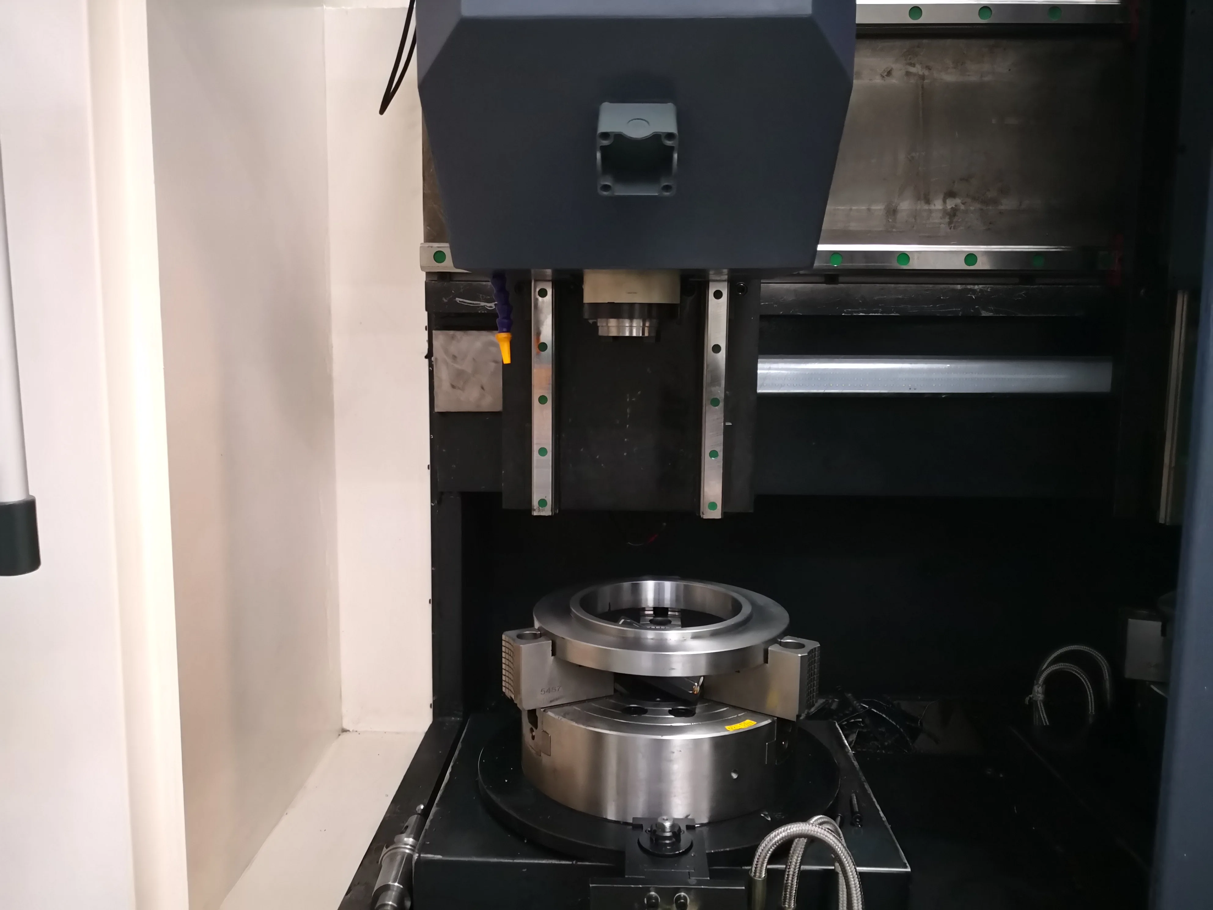  Двухступенчатый высокоскоростной фланцевый сверлильный станок от производителя