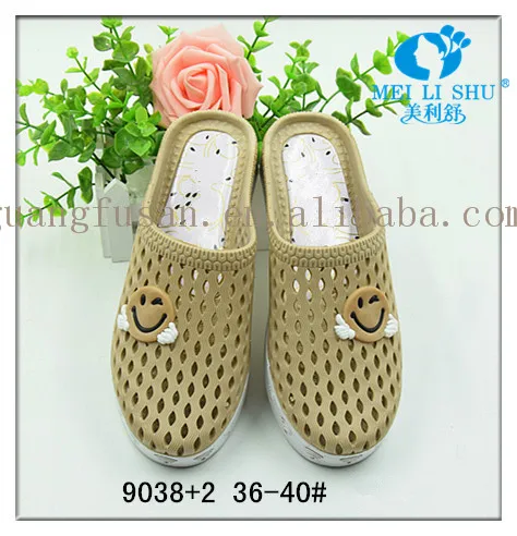 New Styles Cheap Wholesales PVC Closed Toe Slippers for woman