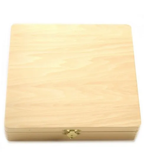 Lacquered Pine Wood Cigar Box