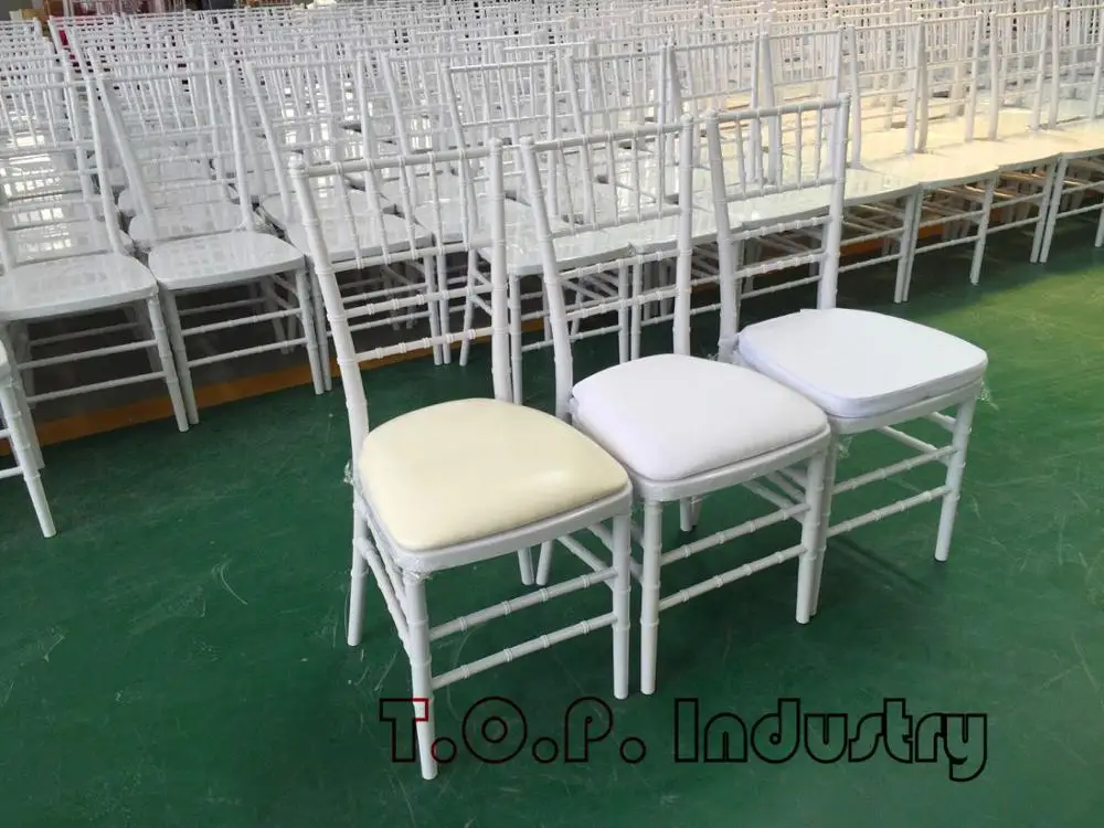 Chiavari with ivory cushion