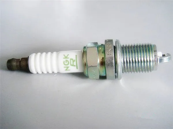 свечи зажигания 22401- 53j06 цвет 0242236561 для nissan