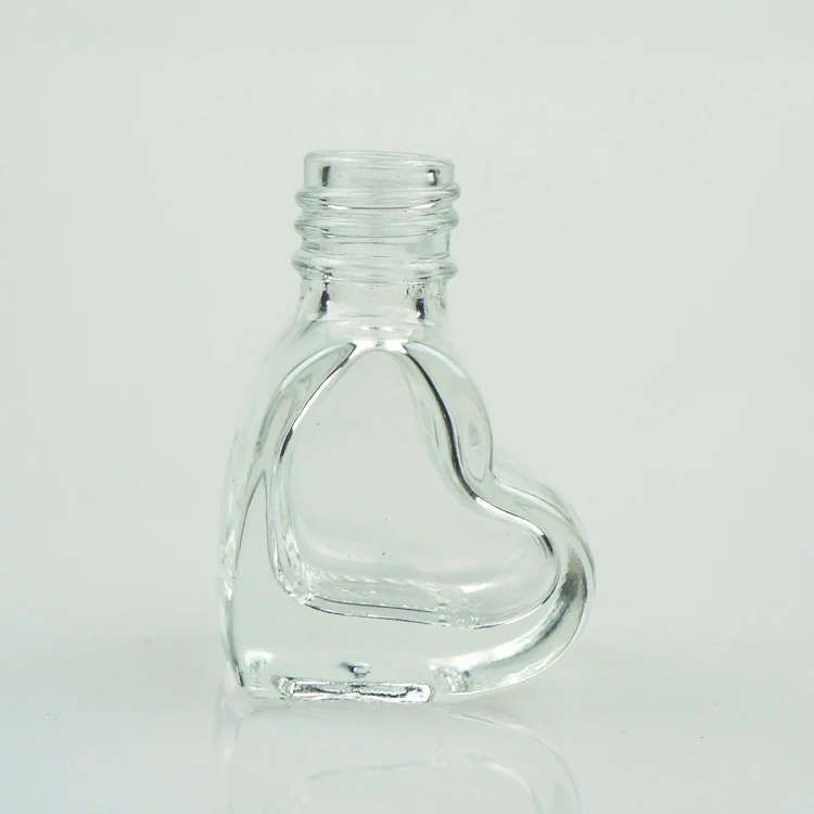 6ML Little Love perfume Bottle Vehicle mounted Sub packaging Glass Aromatherapy Bottle Car Essential Oil Volatile Empty Bottle