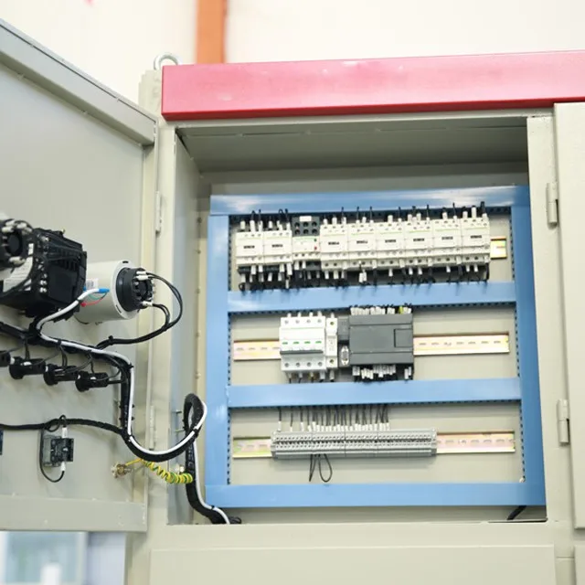High voltage fluid resistance starting cabinet