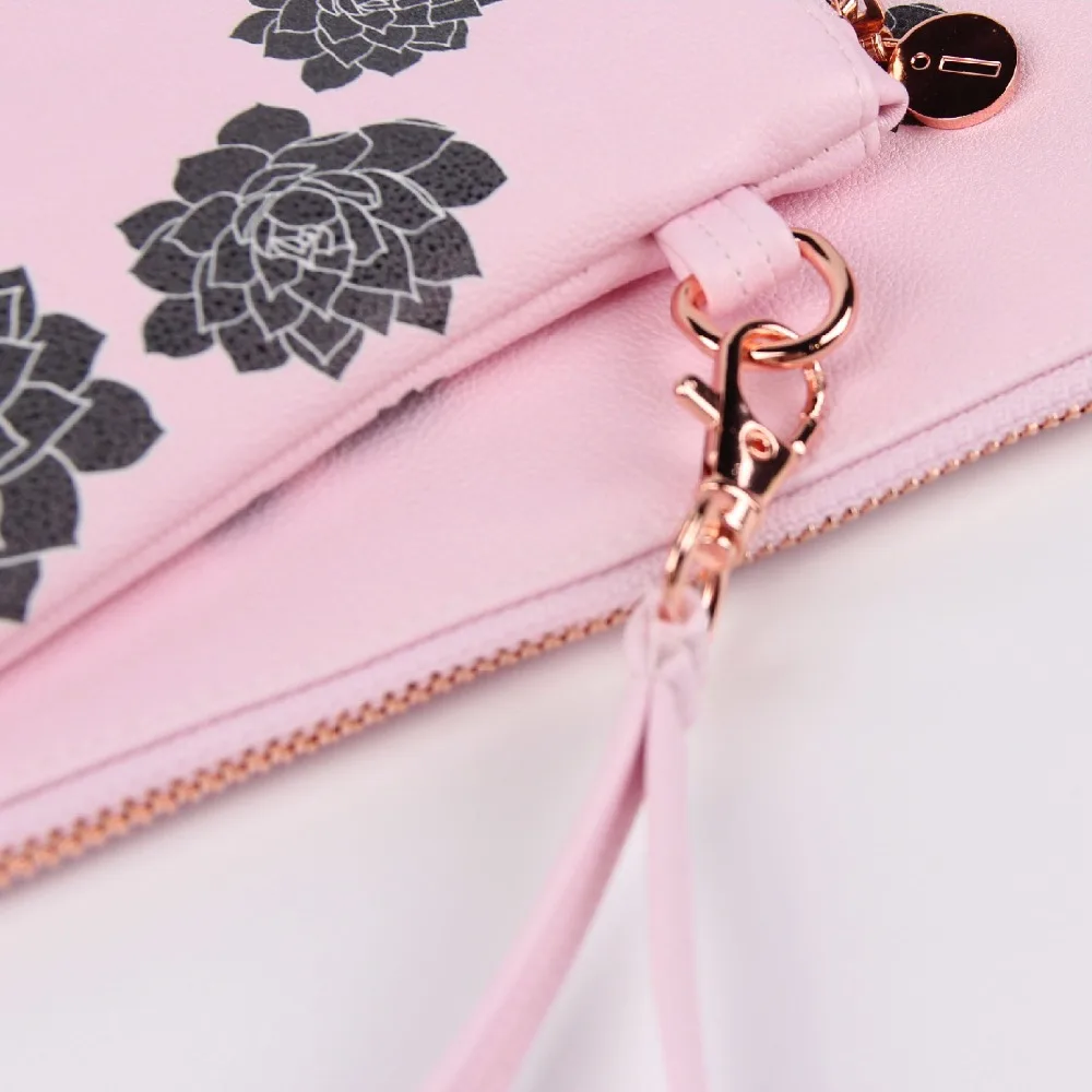 Лев изготовляет изготовленный на заказ кожаный печатный мешок застежки-молнии