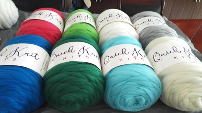 
in stock giant super chunky knitted merino wool bulk hand knitting of throw blanket yarn 